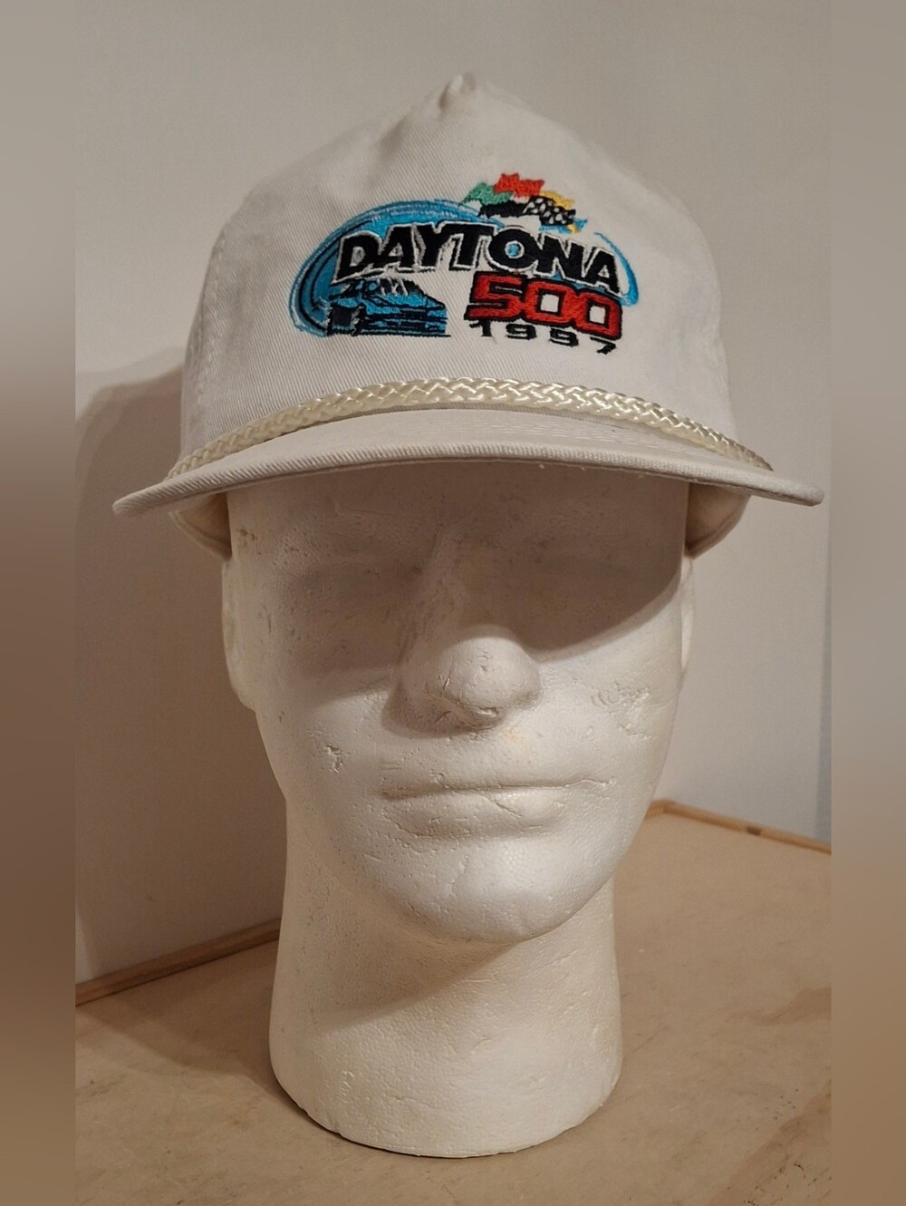 Vintage KC with tag 1997 Daytona 500 snapback hat, white w/ a embroidered logo,
